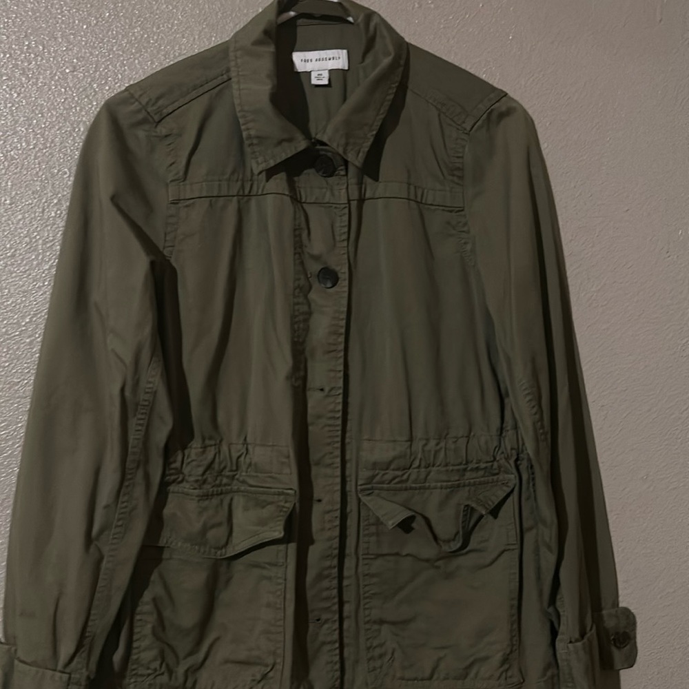 XS JACKET NOTHING WRONG WITH IT HAS EXTRA BUTTONS